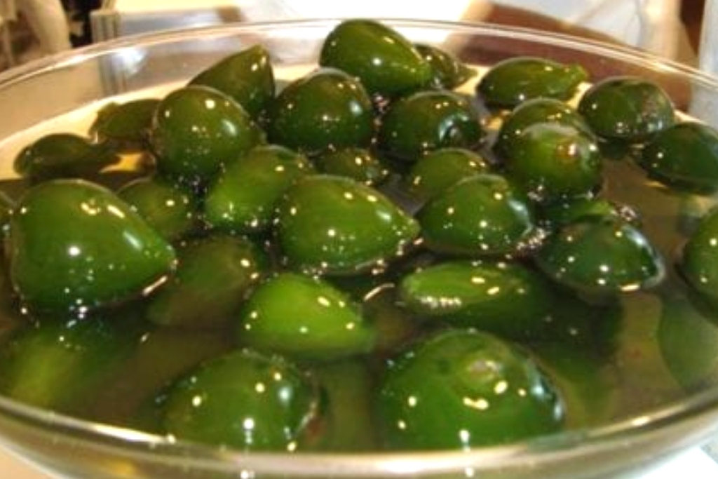 Compota de figo, fica muito saboroso com uma calda deliciosa