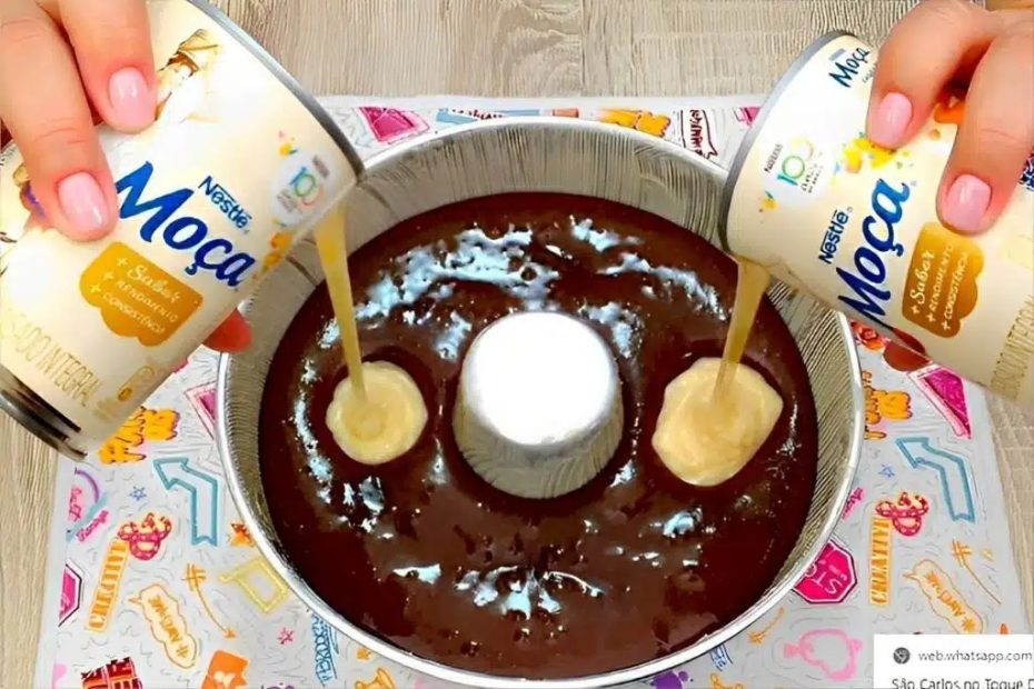 Coloquei 2 latas de leite condensado por cima do bolo de chocolate e fiz um bolo surpreendente